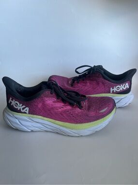 HOKA Women's Clifton 8 running shoes in the Ibis Rose in size US 7 B